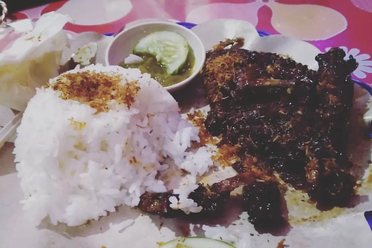 Bebek Gurih Adipala: Rahasia Rasa yang Menggoda di Jantung Cilacap